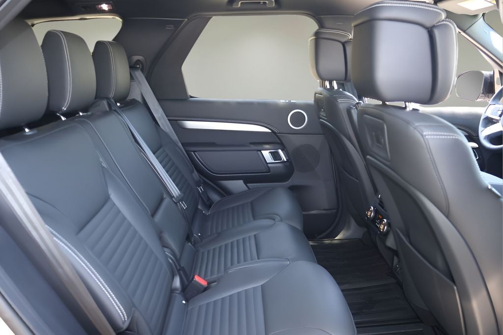 2025 Land Rover Discovery Dynamic SE