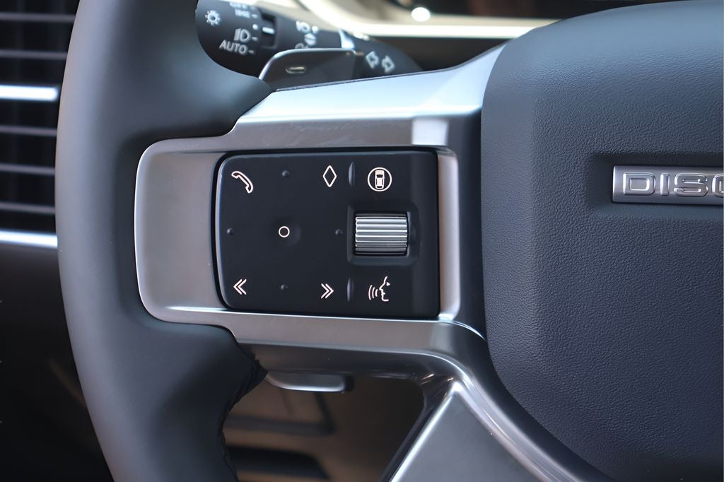 2025 Land Rover Discovery Dynamic SE