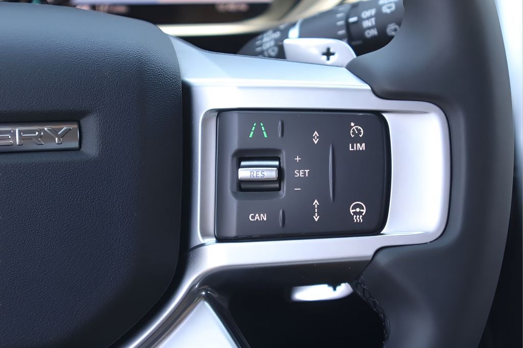 2025 Land Rover Discovery Dynamic SE