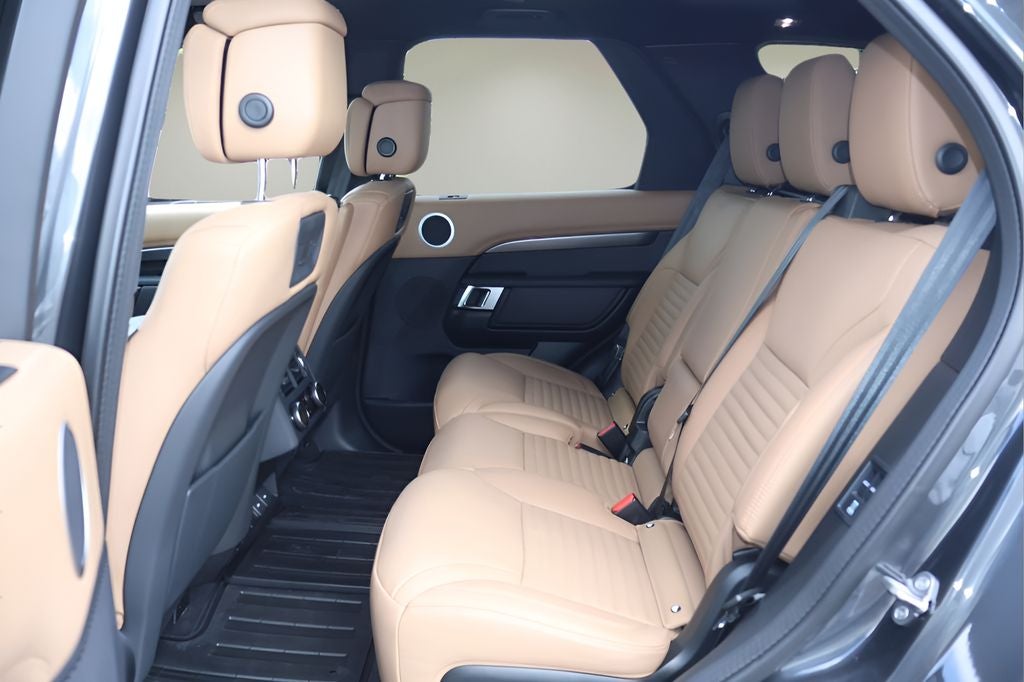 2024 Land Rover Discovery Metropolitan Edition
