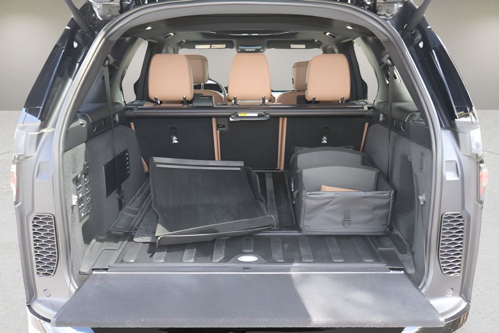 2024 Land Rover Discovery Metropolitan Edition