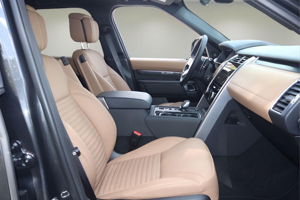 2024 Land Rover Discovery Metropolitan Edition