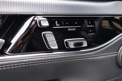 2023 Jeep Grand Wagoneer Base