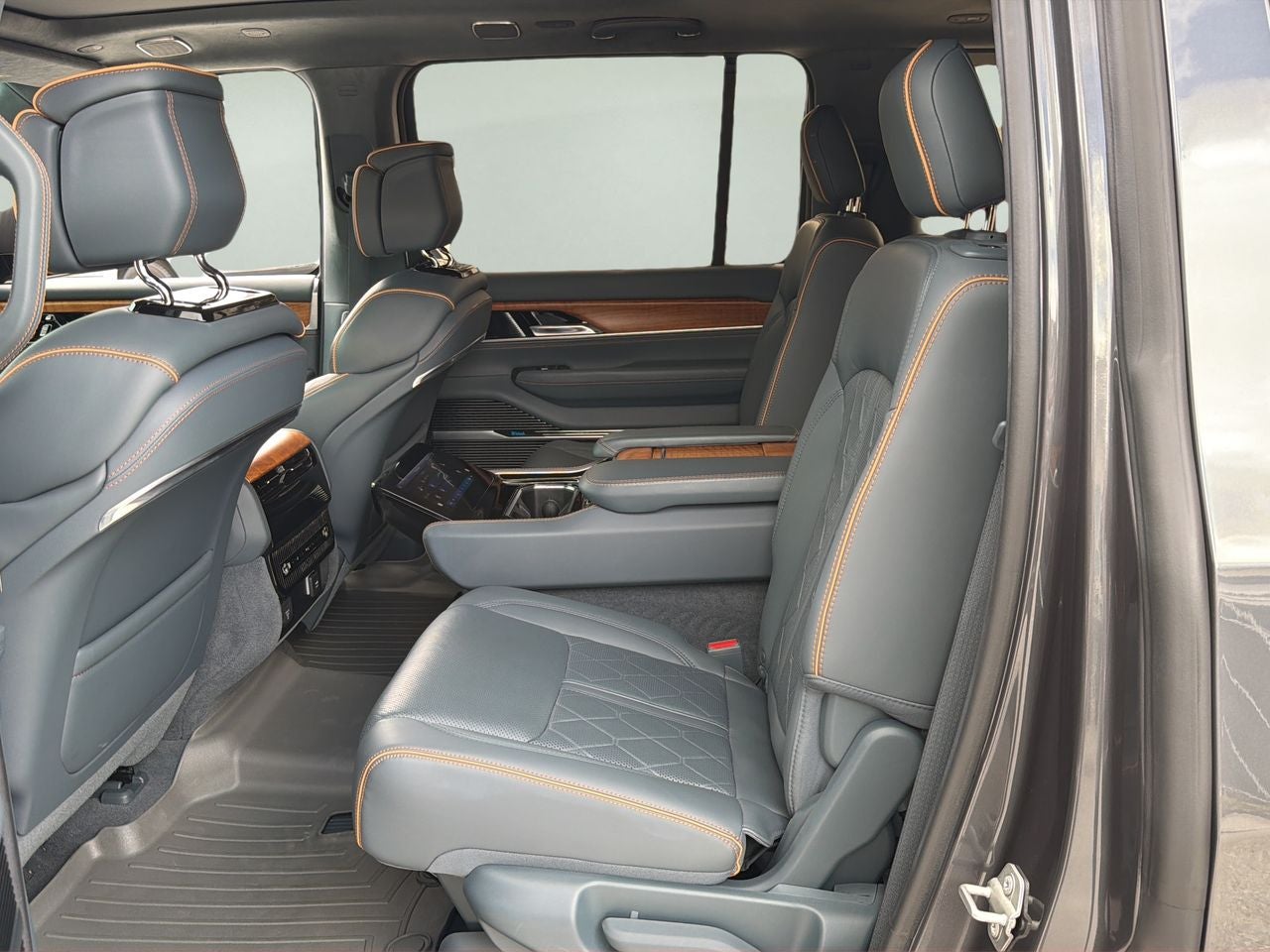 2022 Jeep Grand Wagoneer Series III