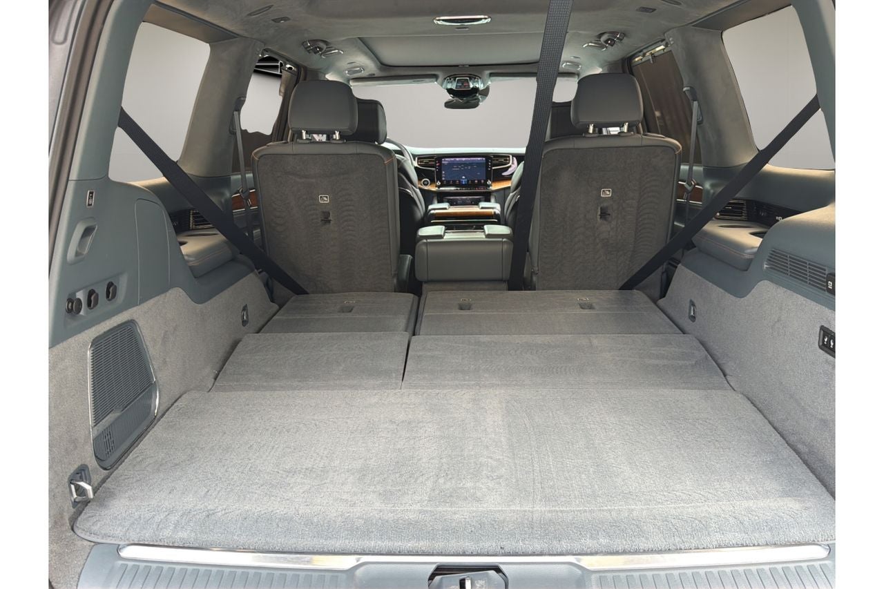 2022 Jeep Grand Wagoneer Series III