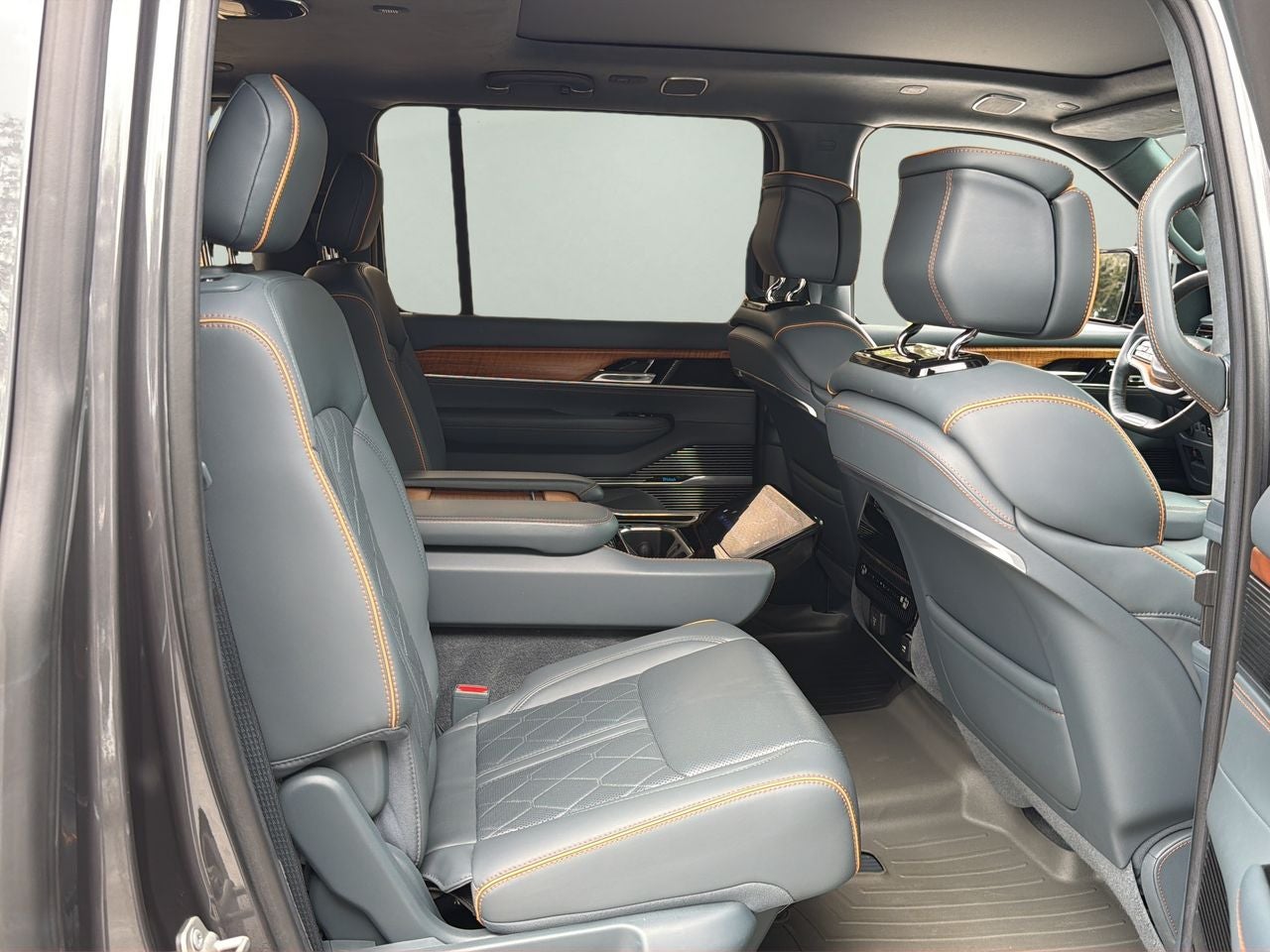 2022 Jeep Grand Wagoneer Series III