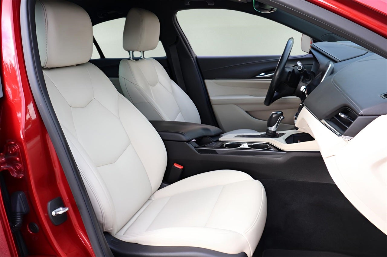 2023 Cadillac CT4 Luxury