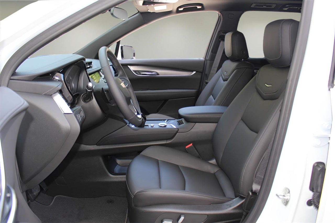 2025 Cadillac XT6 Luxury