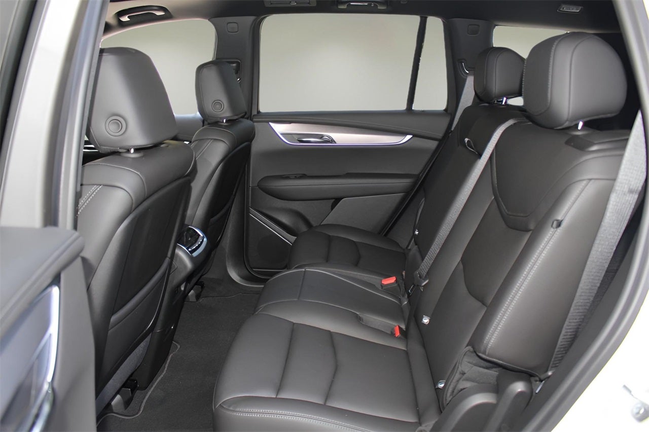 2025 Cadillac XT6 Luxury