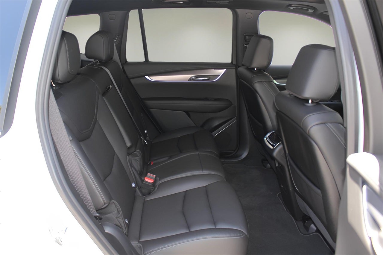 2025 Cadillac XT6 Luxury