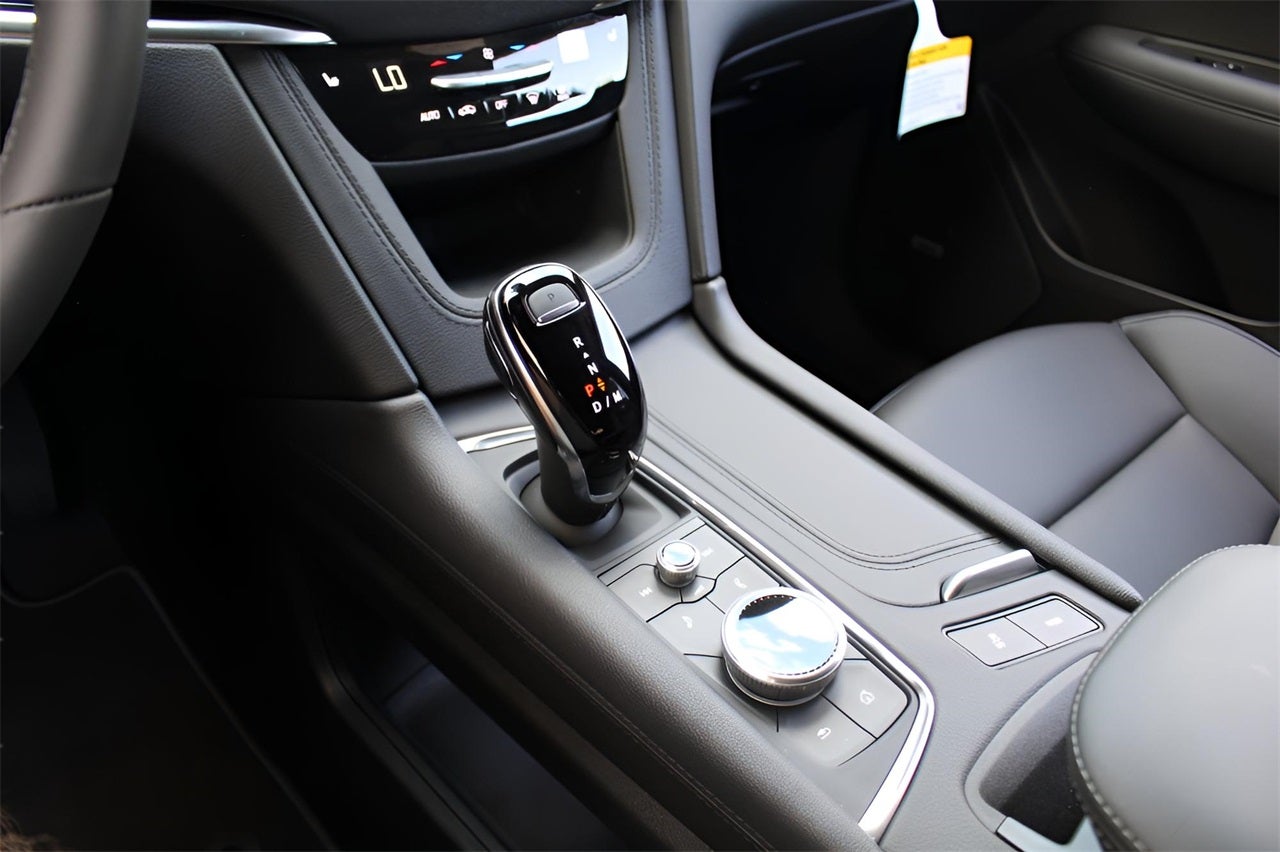 2025 Cadillac XT6 Luxury