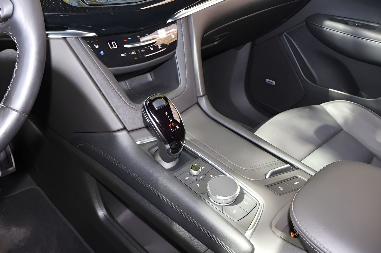 2025 Cadillac XT6 Sport