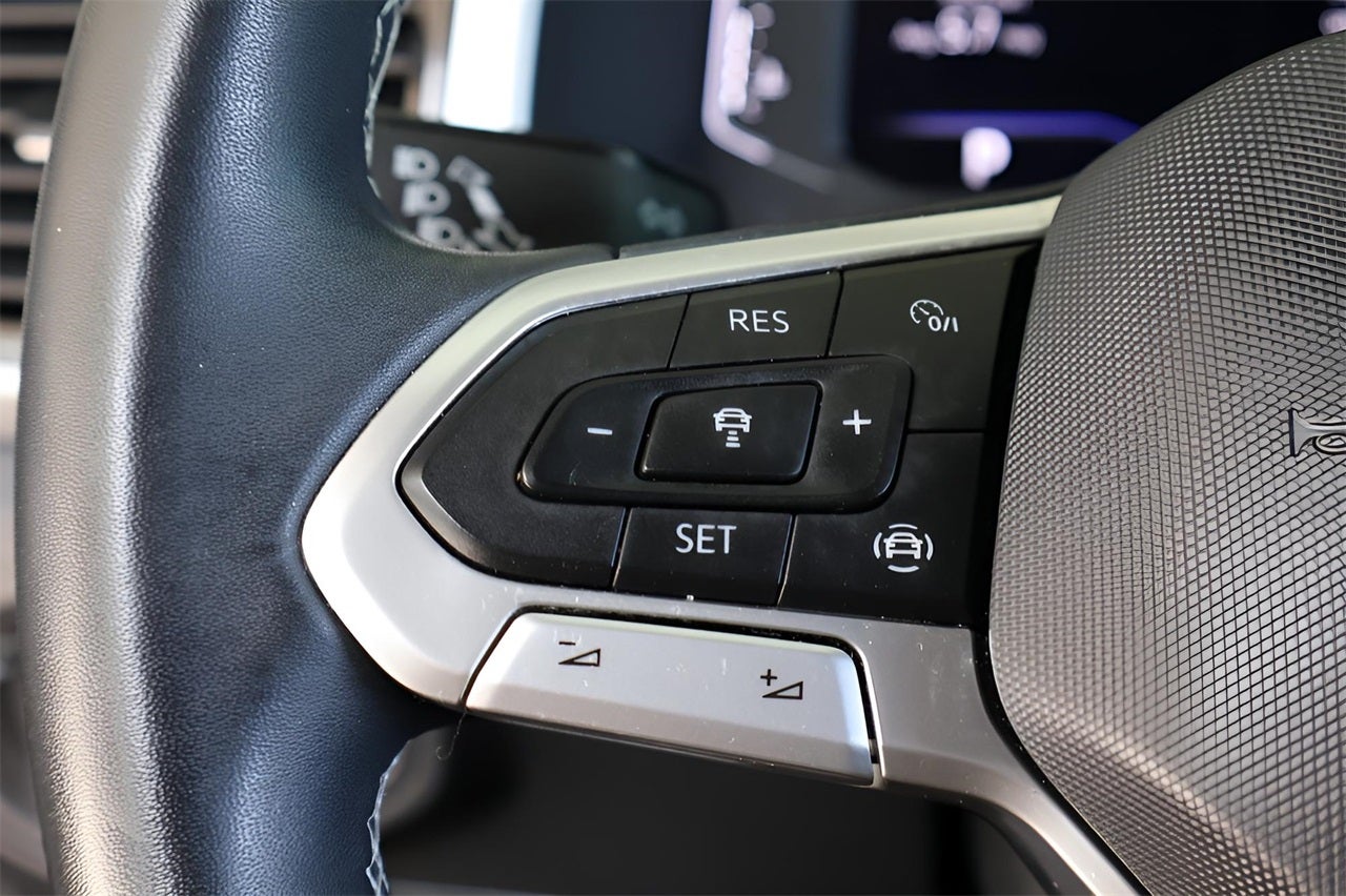 2022 Volkswagen Atlas Cross Sport 2.0T SE w/Technology