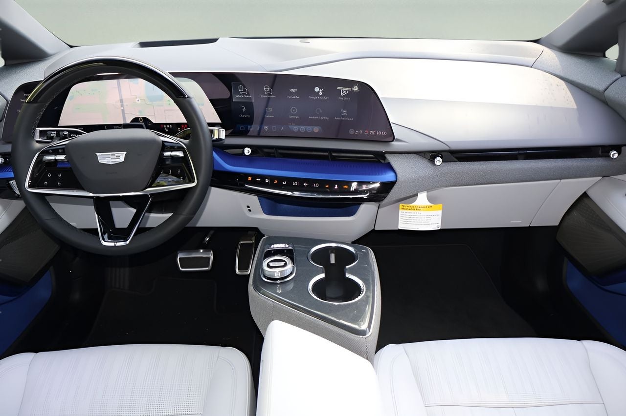 2026 Cadillac OPTIQ Premium Luxury