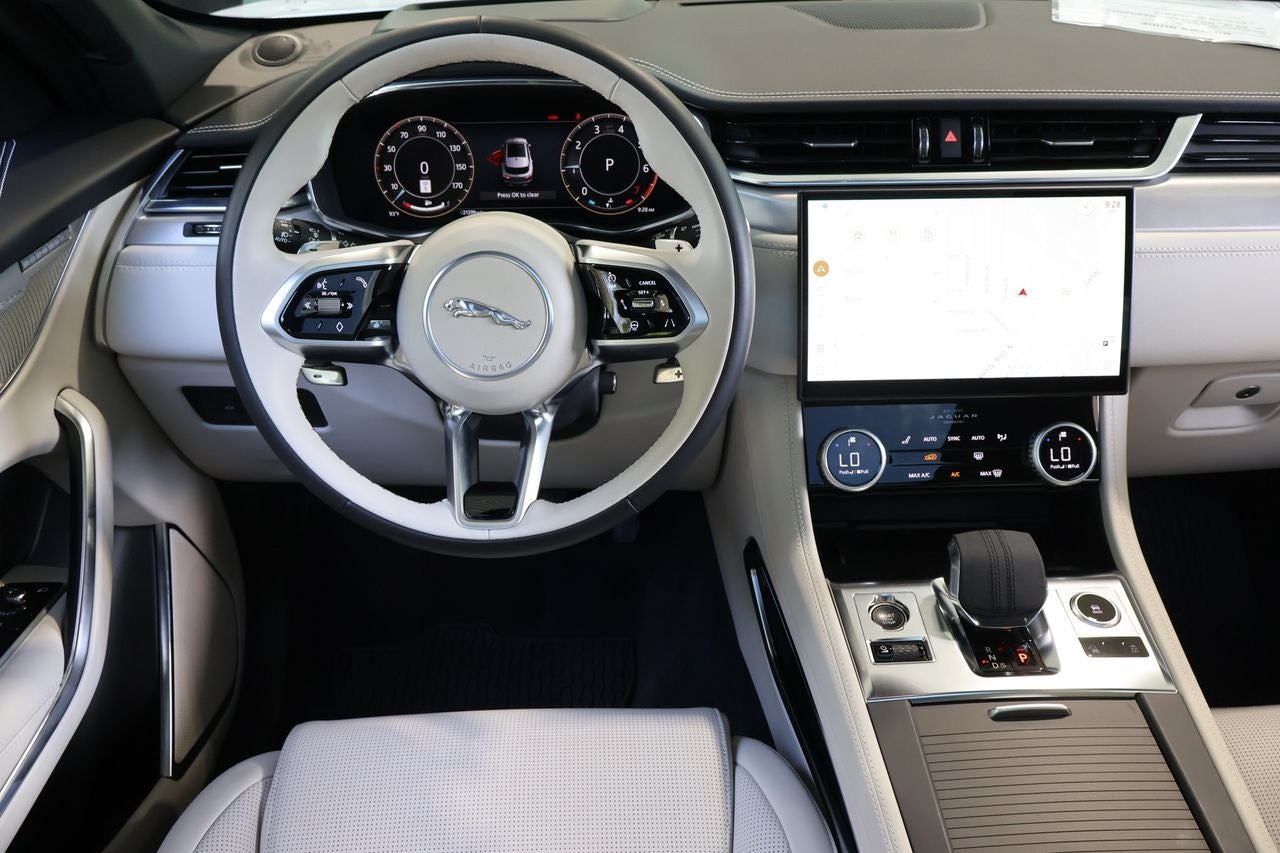 2024 Jaguar F-PACE P400 R-Dynamic S