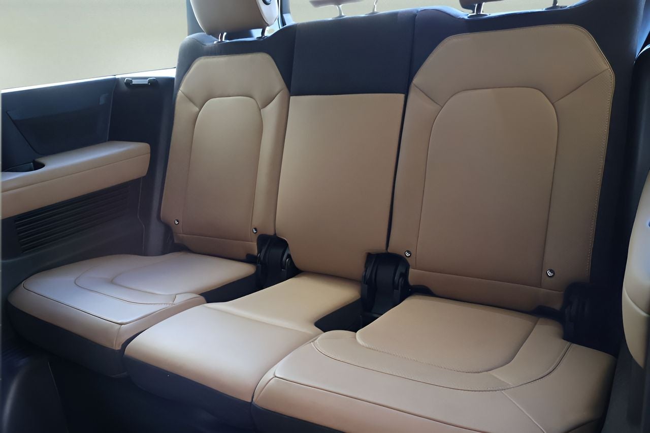 2025 Land Rover Defender 130 V8