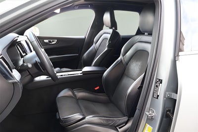 2018 Volvo XC60 Hybrid T8 R-Design