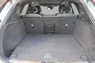 2018 Volvo XC60 Hybrid T8 R-Design