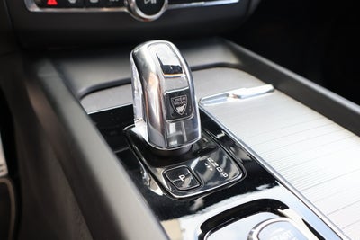 2018 Volvo XC60 Hybrid T8 R-Design