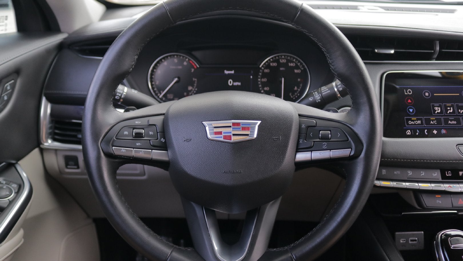 2023 Cadillac XT4 FWD Luxury