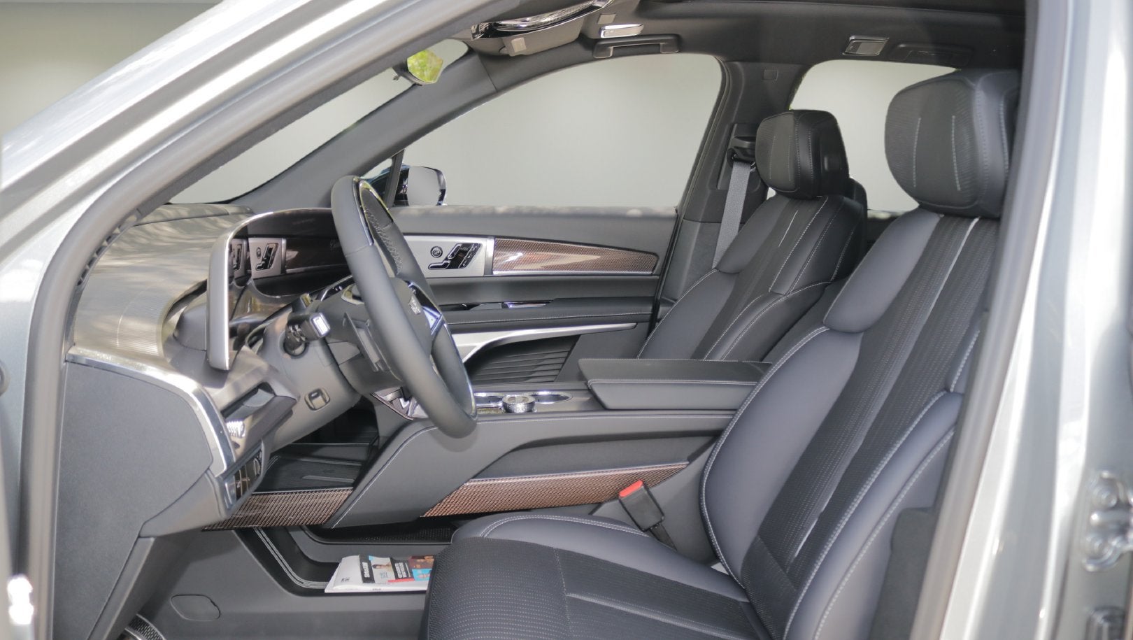 2027 Cadillac VISTIQ Luxury