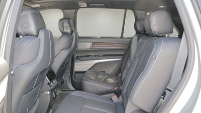 2027 Cadillac VISTIQ Luxury