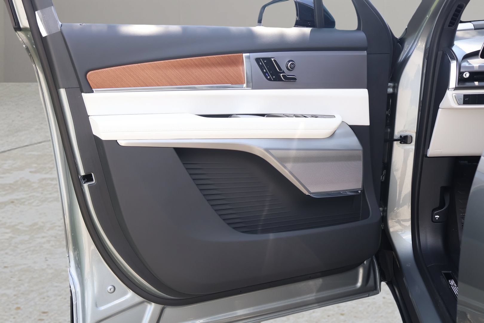 2027 Cadillac VISTIQ Luxury