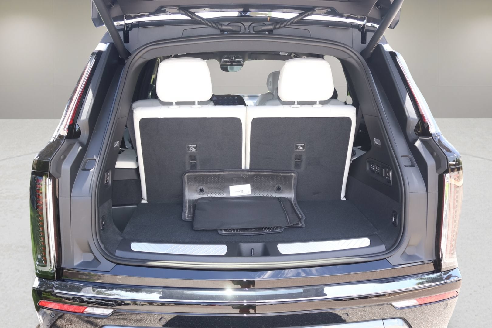 2027 Cadillac VISTIQ Sport