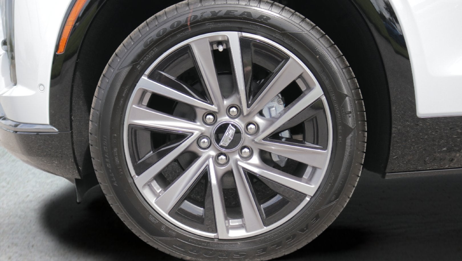 2027 Cadillac VISTIQ Sport