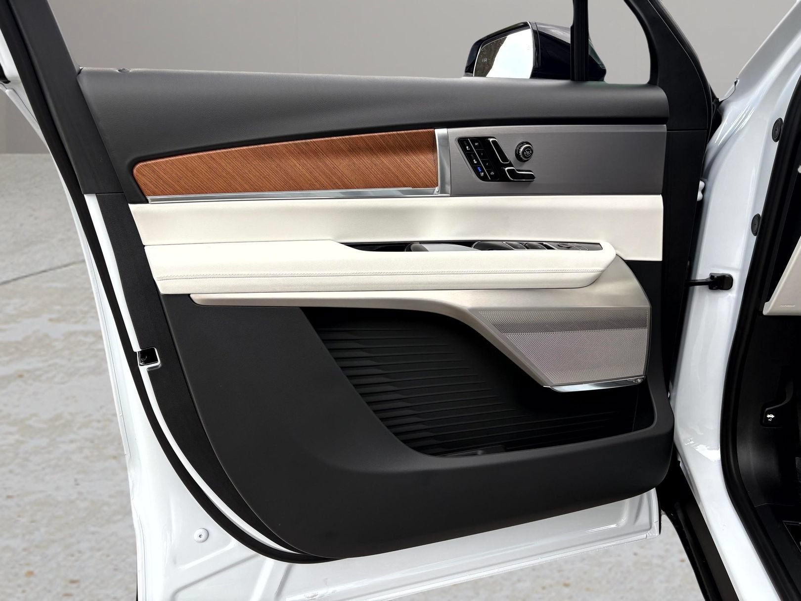 2027 Cadillac VISTIQ Sport