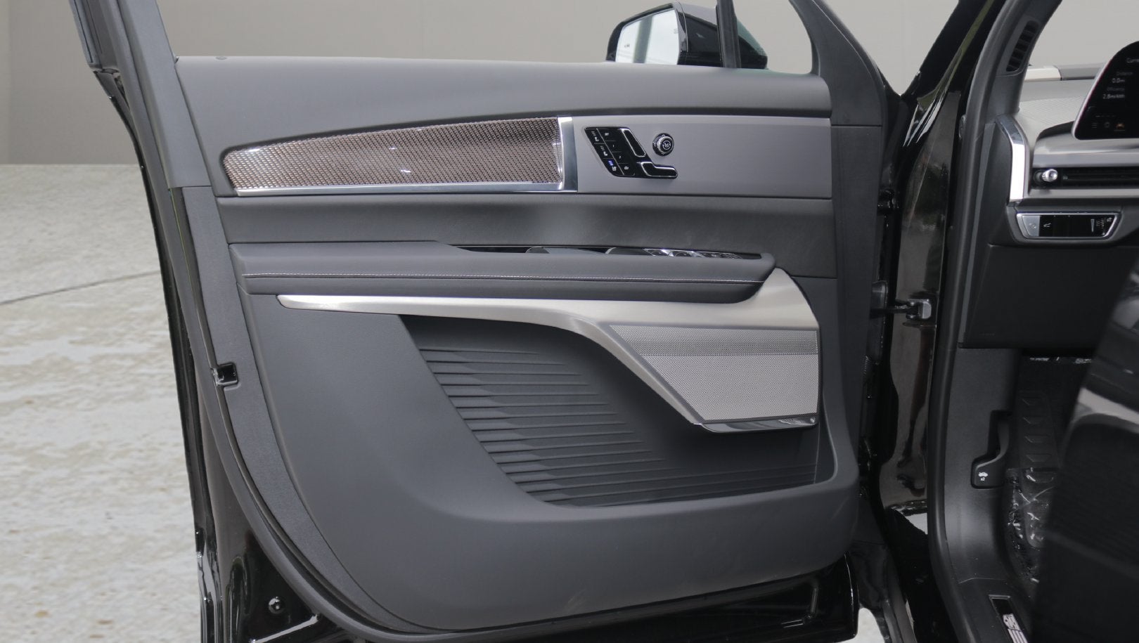 2027 Cadillac VISTIQ Sport