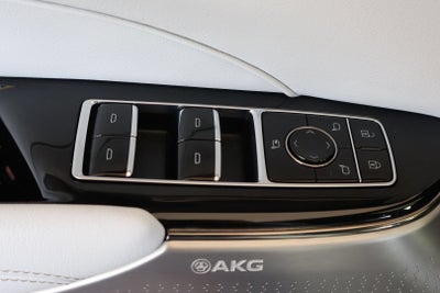2023 Cadillac LYRIQ Luxury