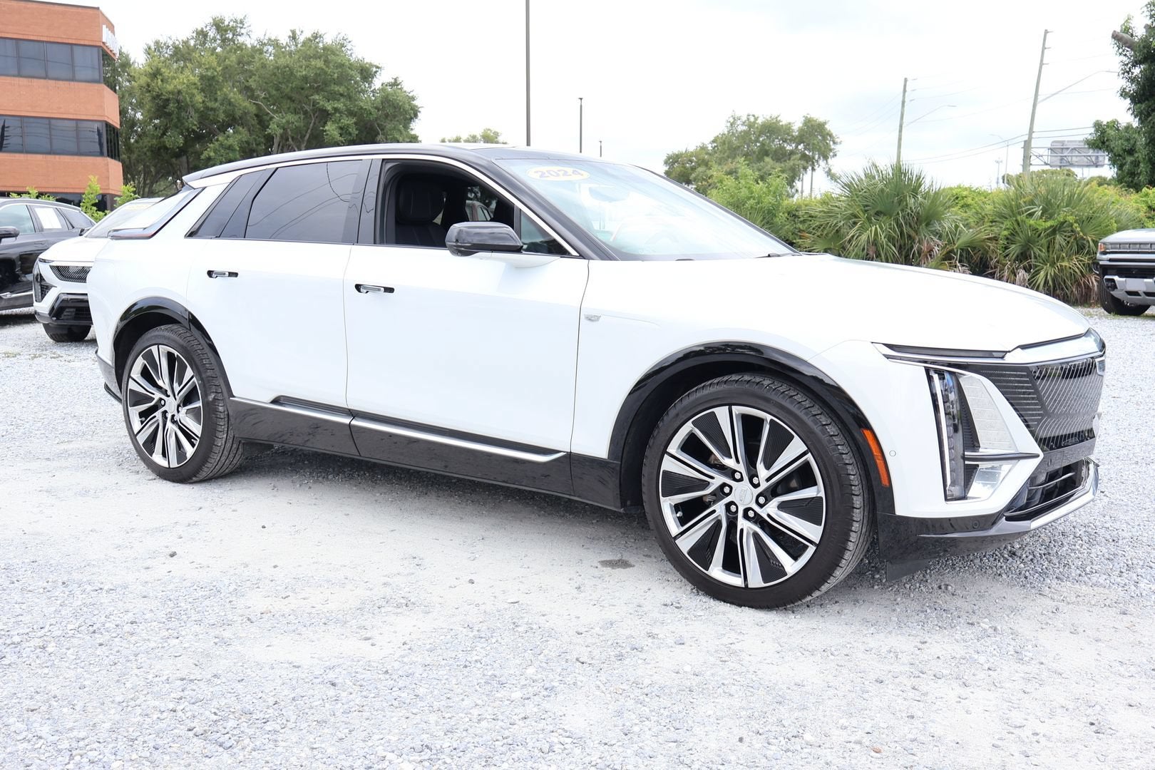 2024 Cadillac LYRIQ Luxury 3