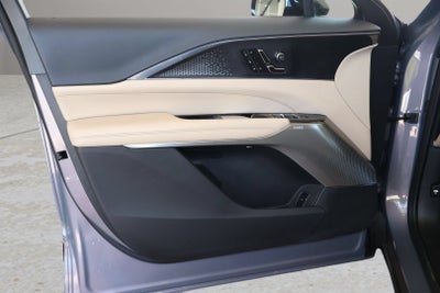 2024 Cadillac LYRIQ Luxury 3