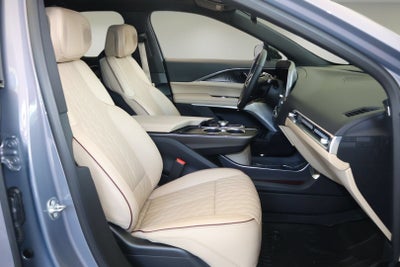2024 Cadillac LYRIQ Luxury 3