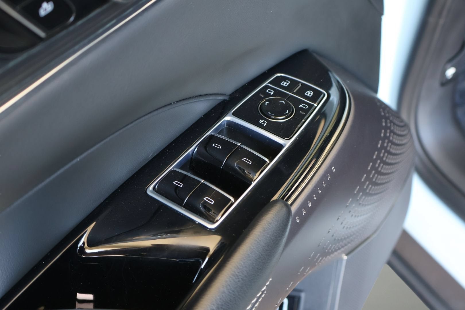 2024 Cadillac LYRIQ Sport 1