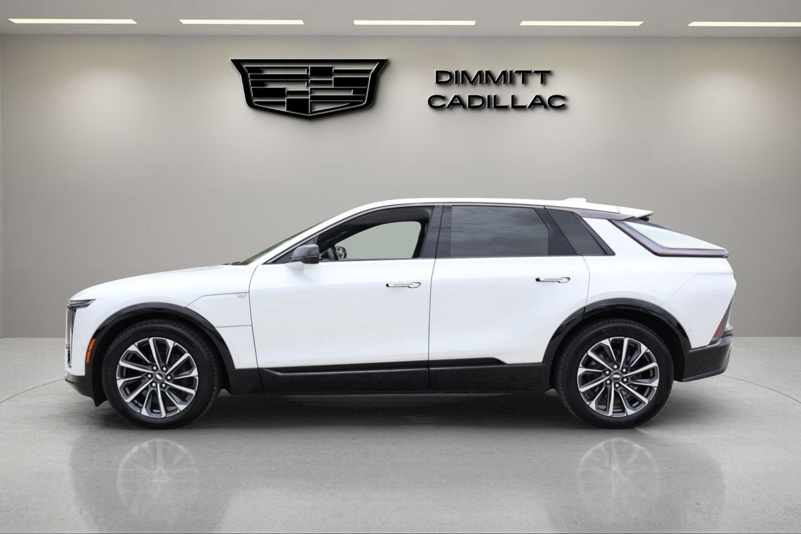 2024 Cadillac LYRIQ Sport 2