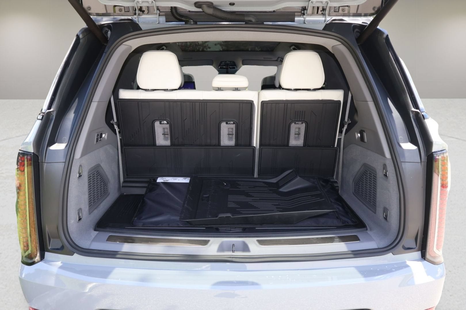 2026 Cadillac ESCALADE IQL Sport