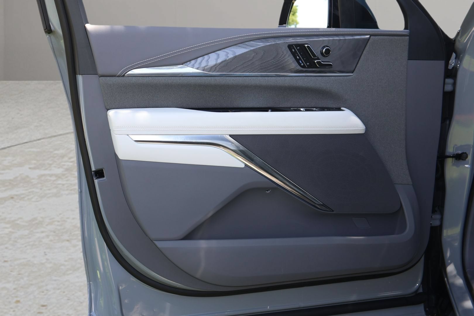 2026 Cadillac ESCALADE IQL Sport