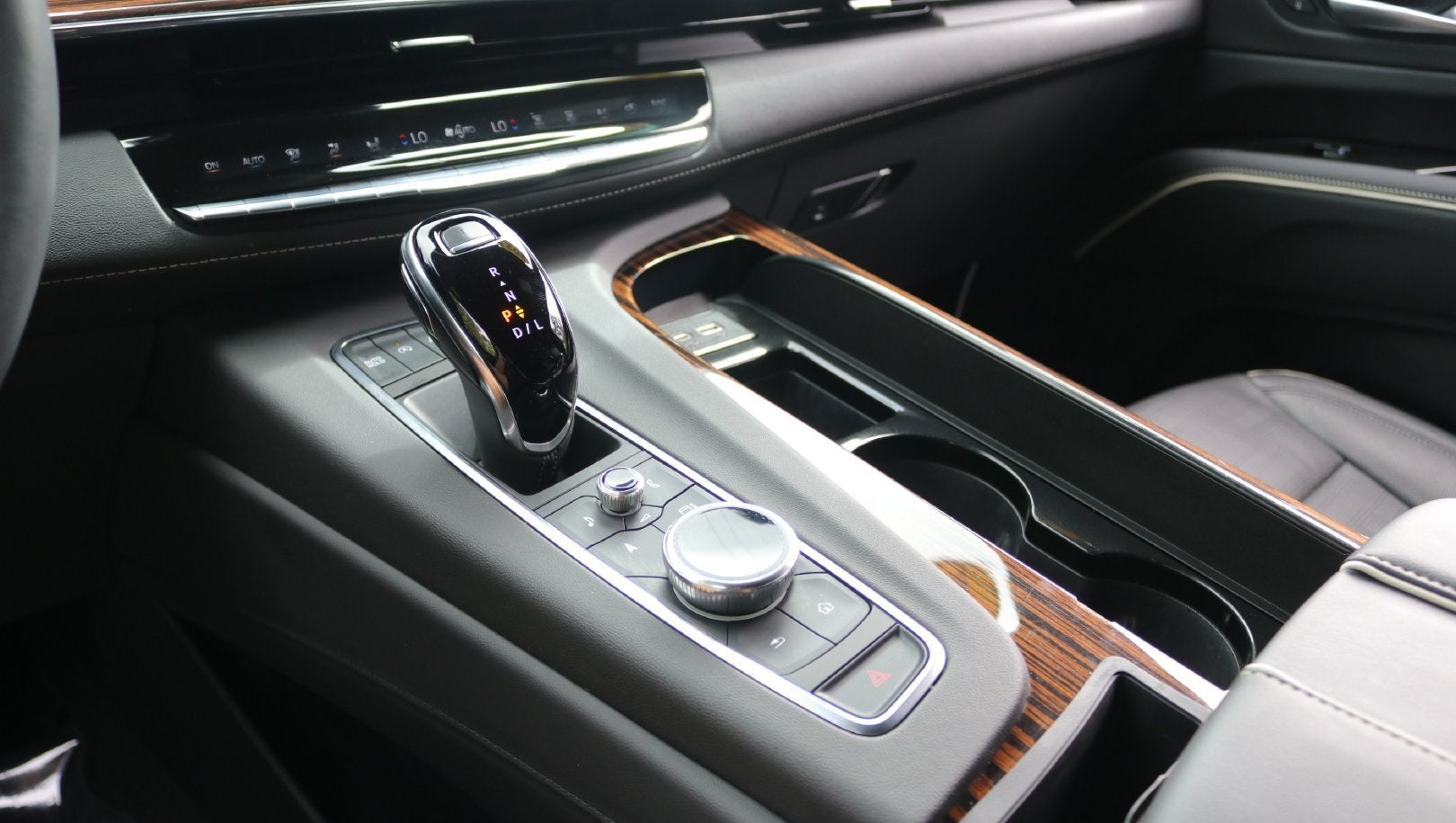 2023 Cadillac Escalade ESV 4WD Premium Luxury