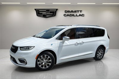 2024 Chrysler Pacifica Hybrid Pinnacle