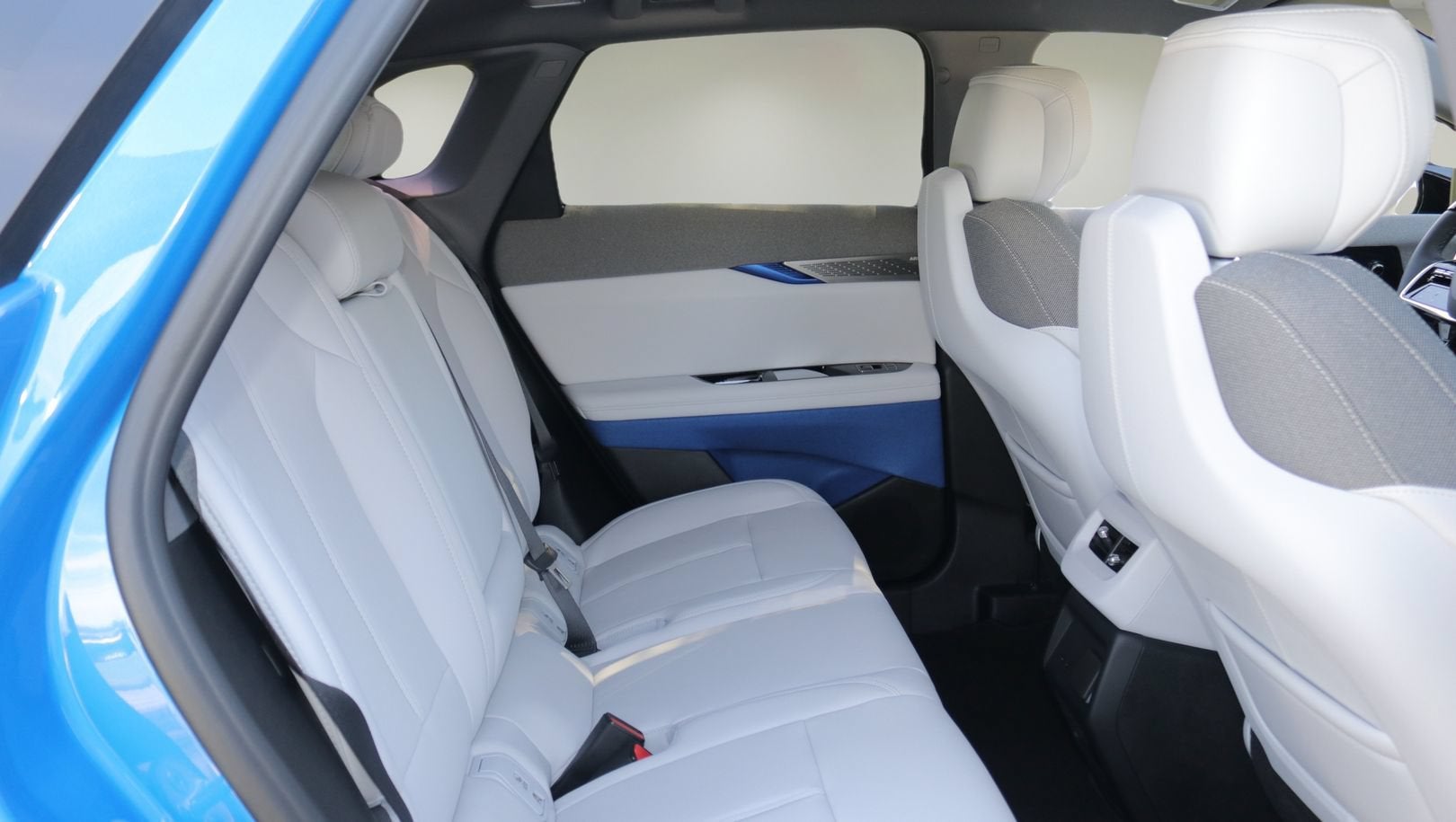 2027 Cadillac OPTIQ Luxury