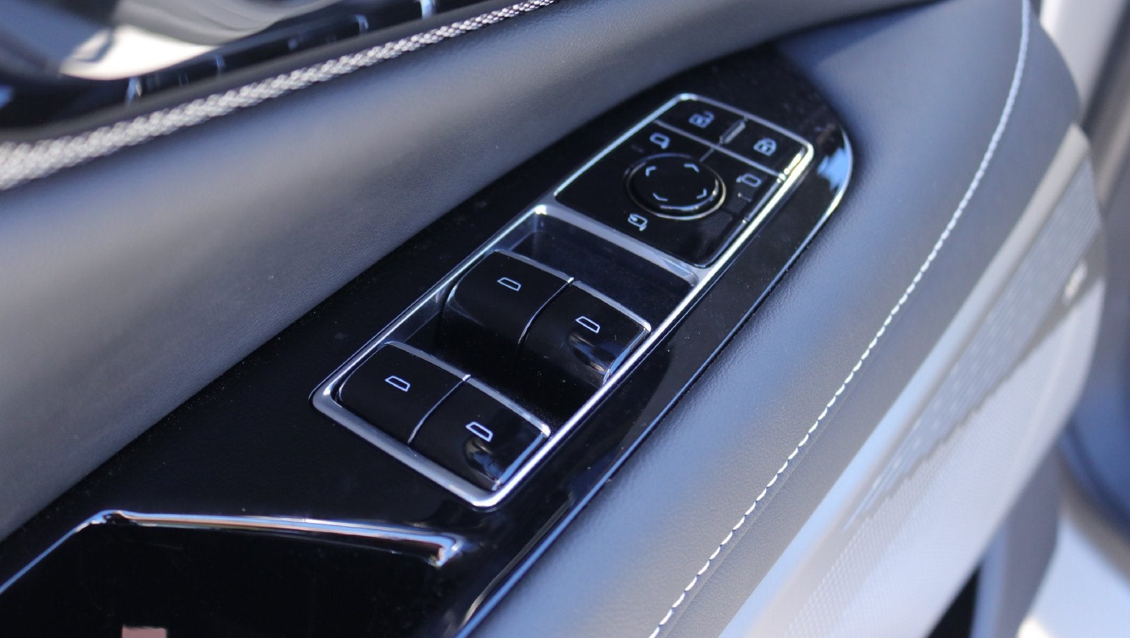 2027 Cadillac OPTIQ Luxury