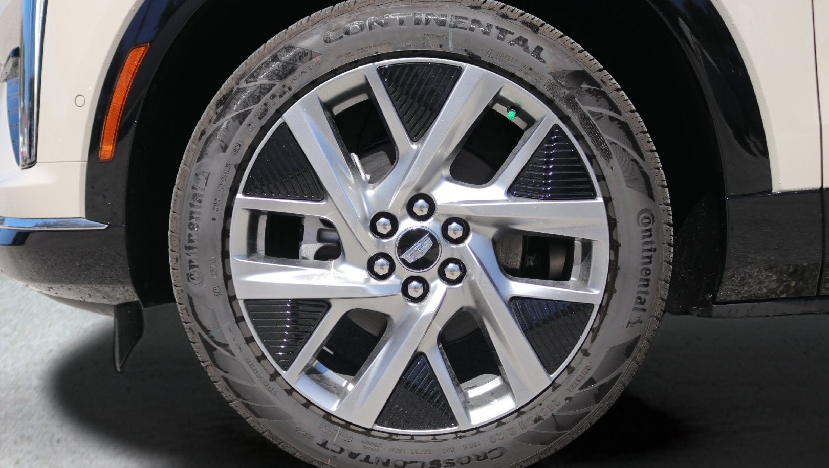 2027 Cadillac OPTIQ Luxury