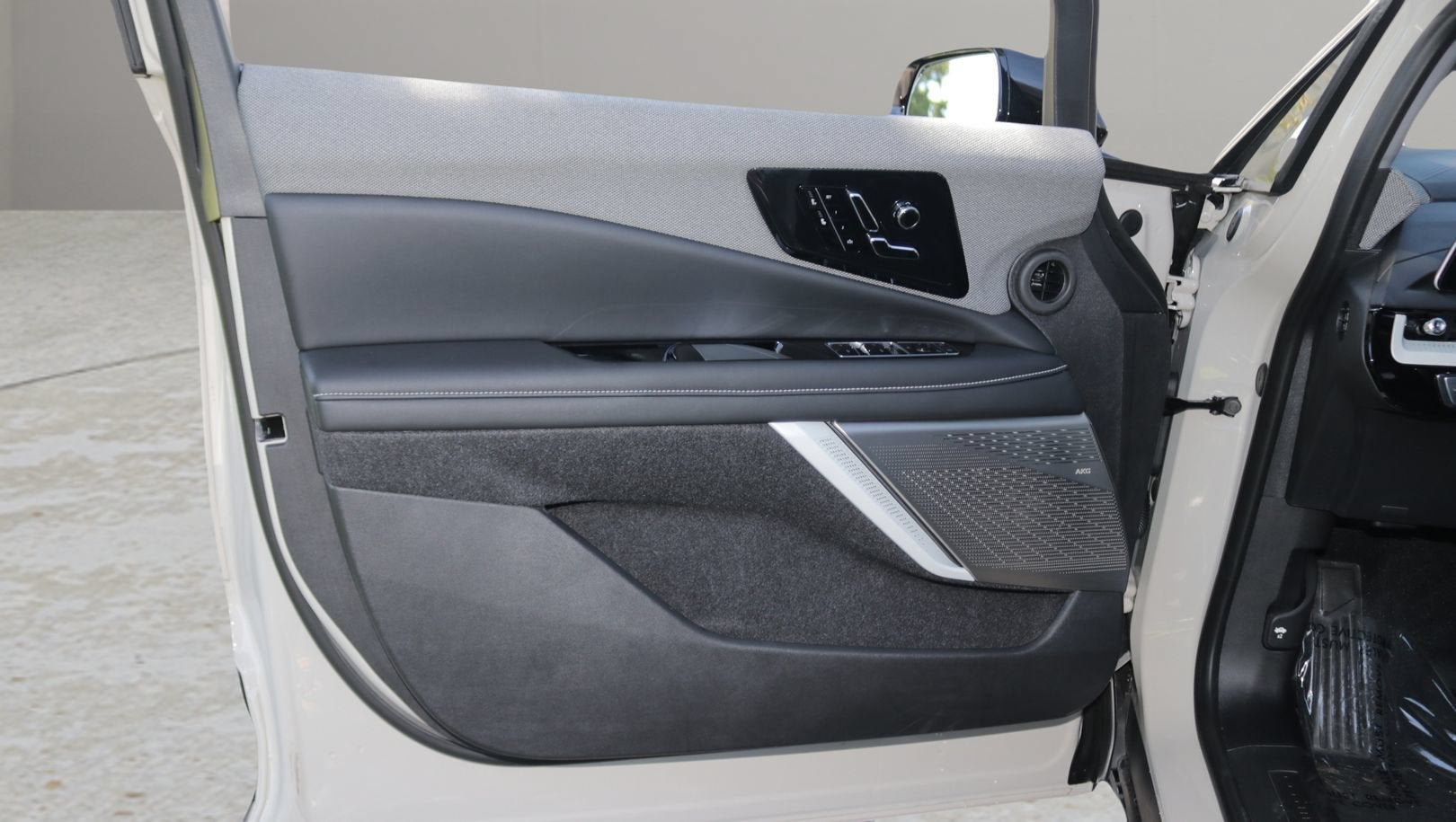 2027 Cadillac OPTIQ Luxury