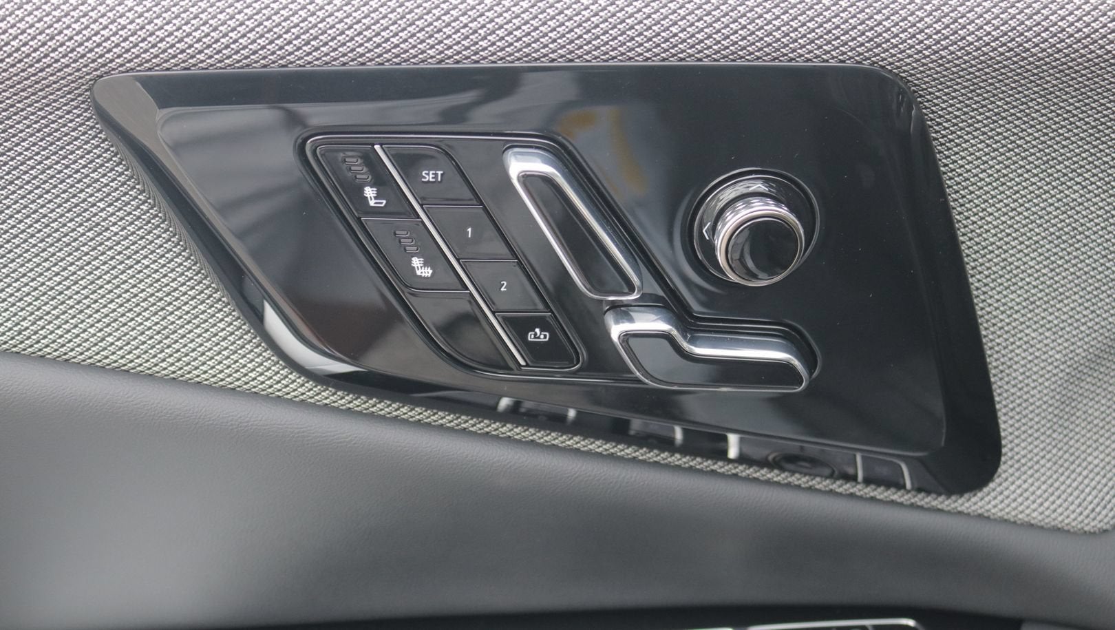2027 Cadillac OPTIQ Luxury