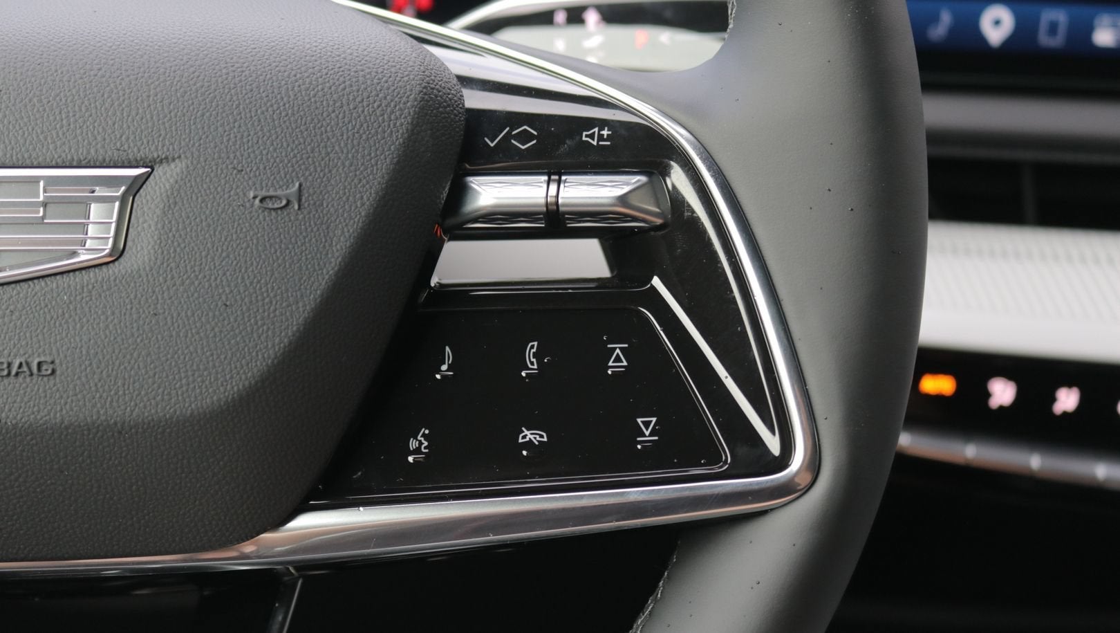 2027 Cadillac OPTIQ Luxury