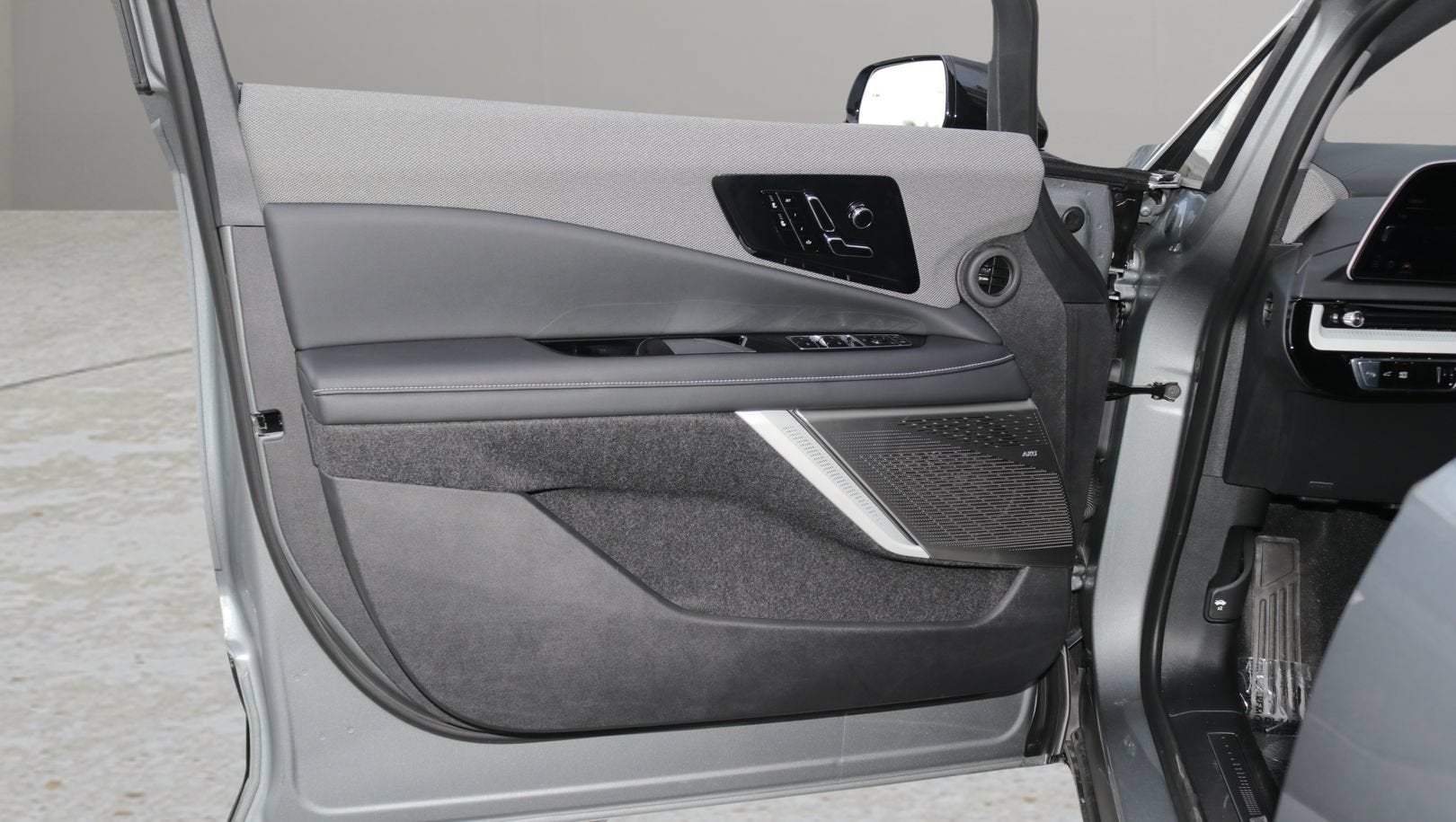2027 Cadillac OPTIQ Luxury