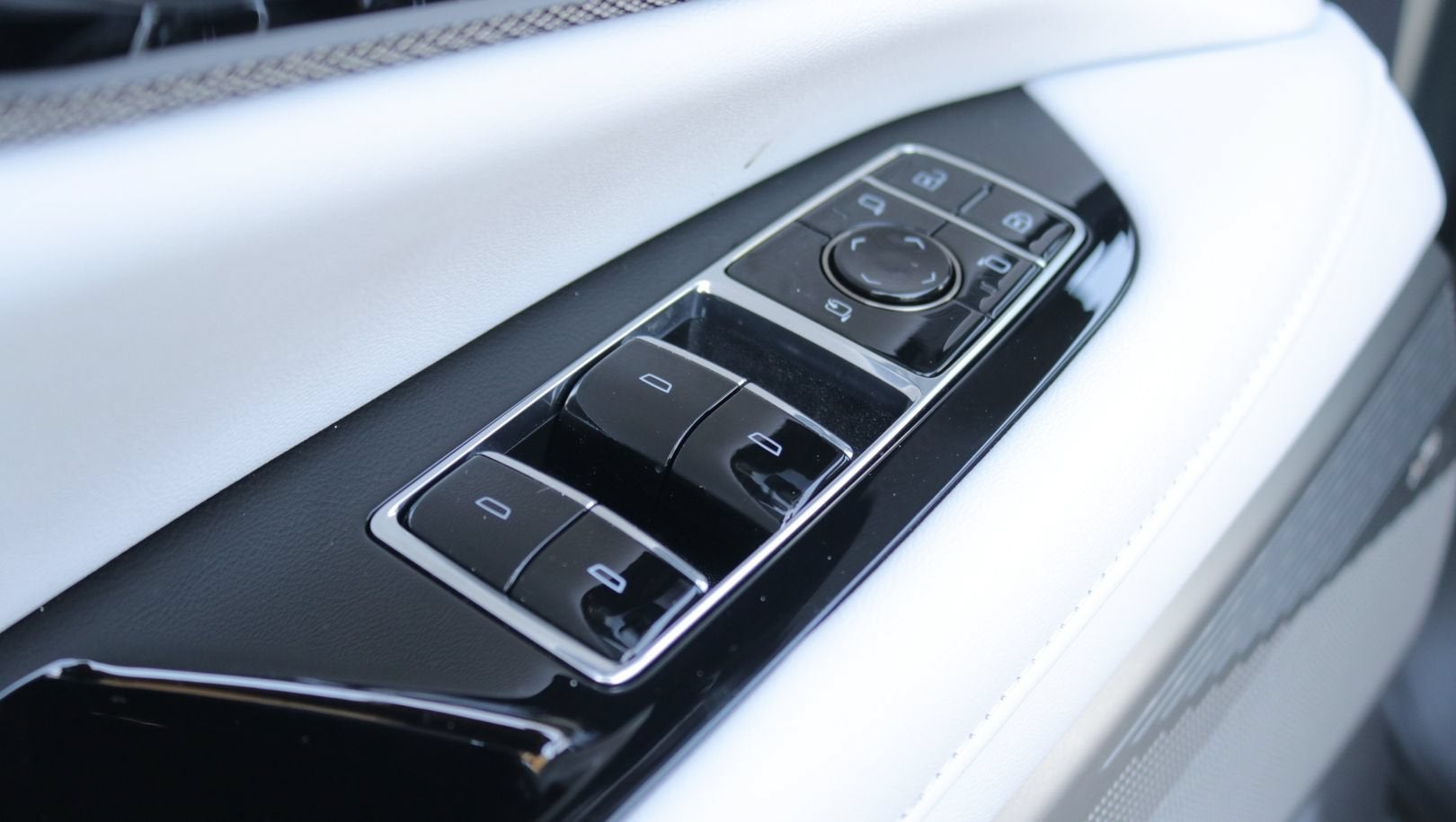 2027 Cadillac OPTIQ Premium Luxury