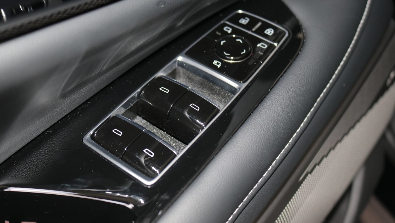 2027 Cadillac OPTIQ Sport - Photo 10